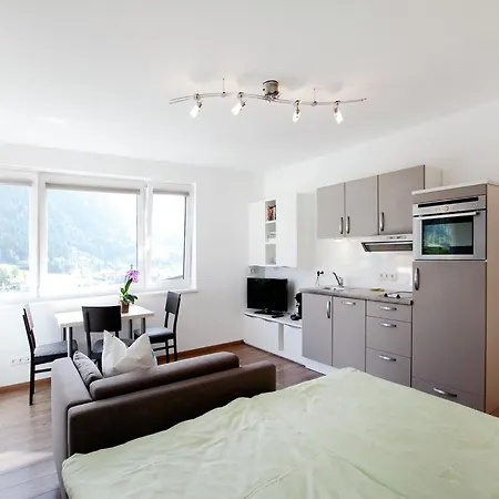Near Lift & Glacier, Cleaning Included Apartment